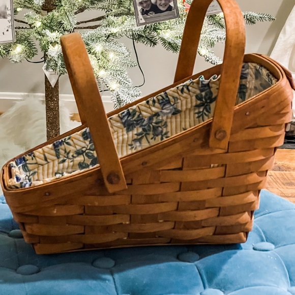 Longaberger Other - Longaberger 1993 Slanted Vegetable Basket with Liner and Plastic insert